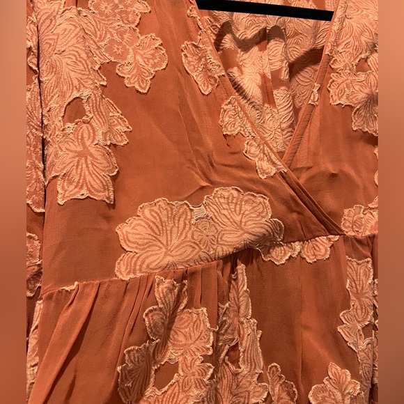 Aritzia peplum blouse - Picture 4 of 8